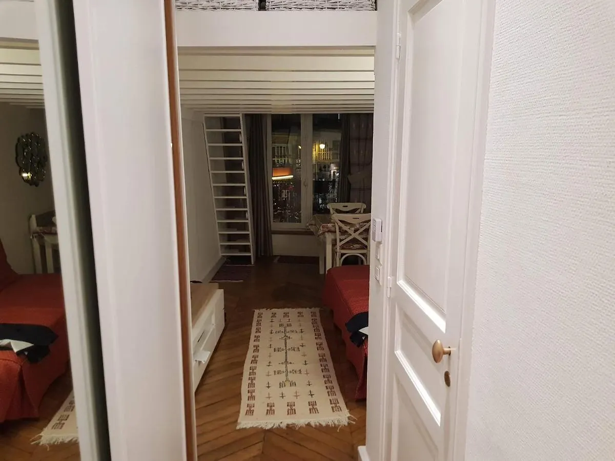 Cozy Appartement Paris Louvre 0*,  France